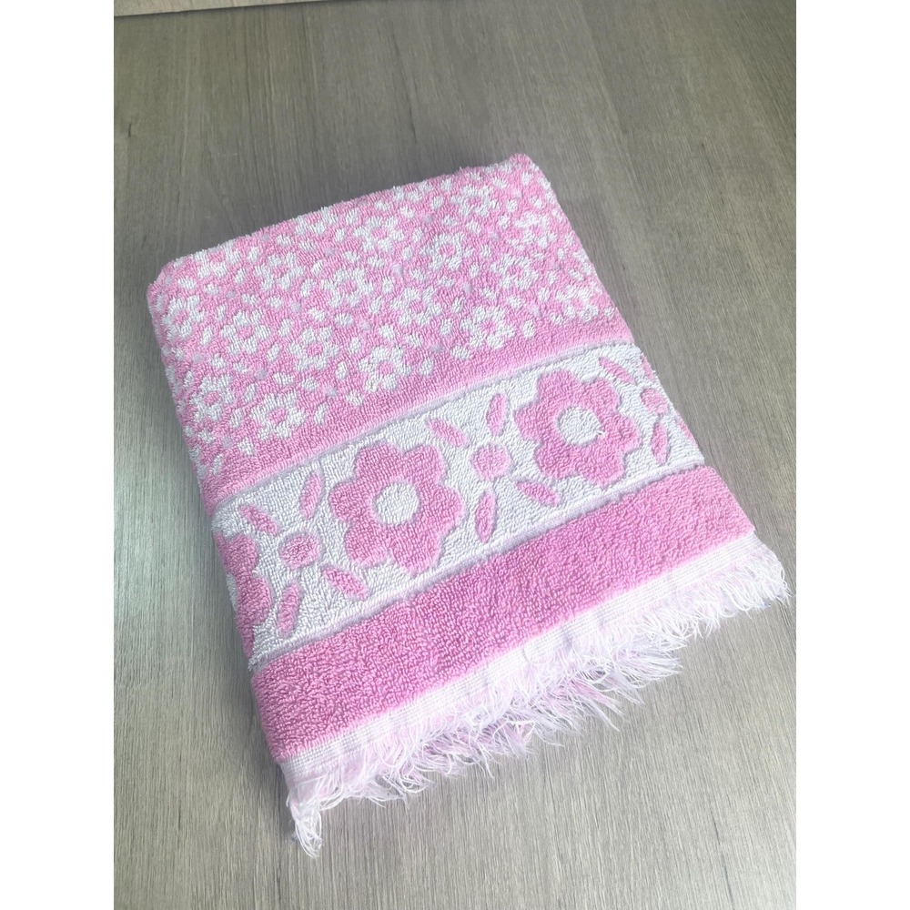 Vintage Pink Flower Bath Towel retro mod bathroom